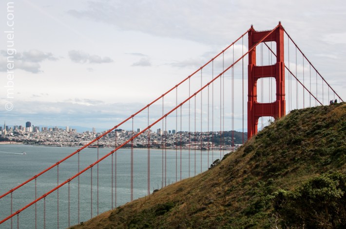 Golden Gate Bridge hiding